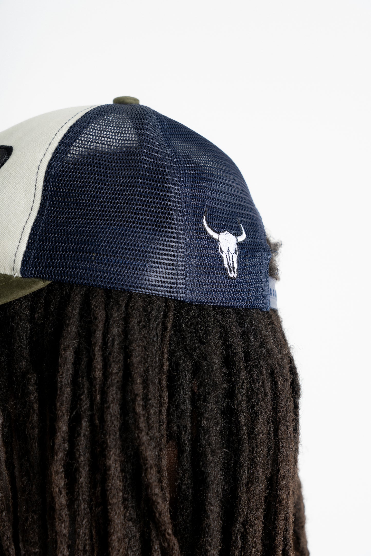 BARBED CAP
