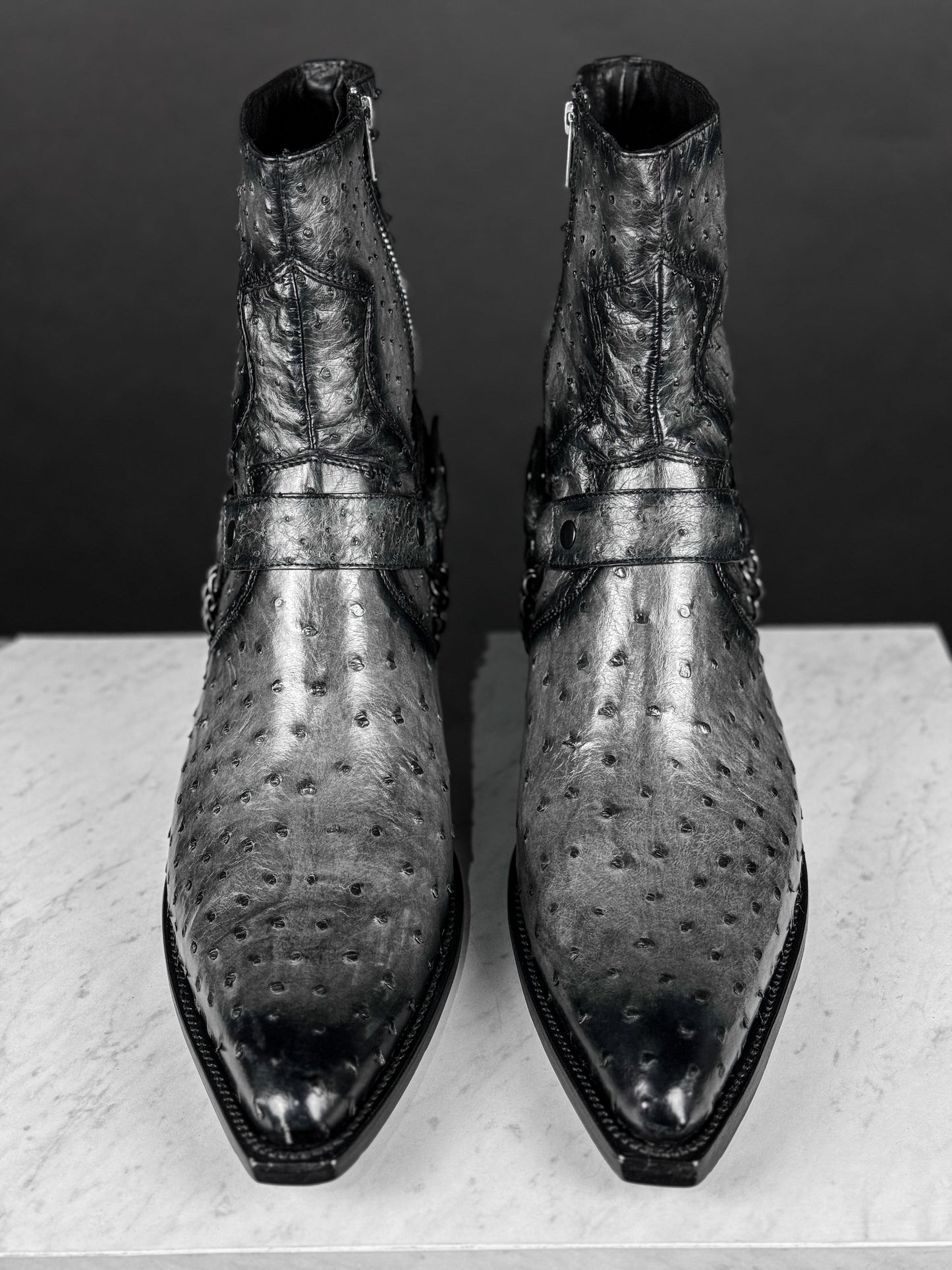 GREY OSTRICH MÁLAGA