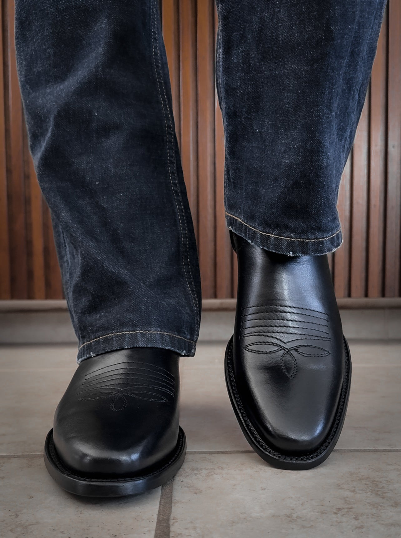 HIGH WESTERN BOOTS