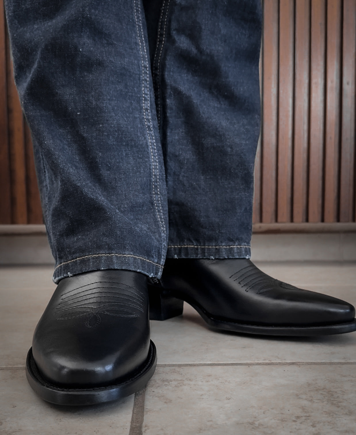 HIGH WESTERN BOOTS