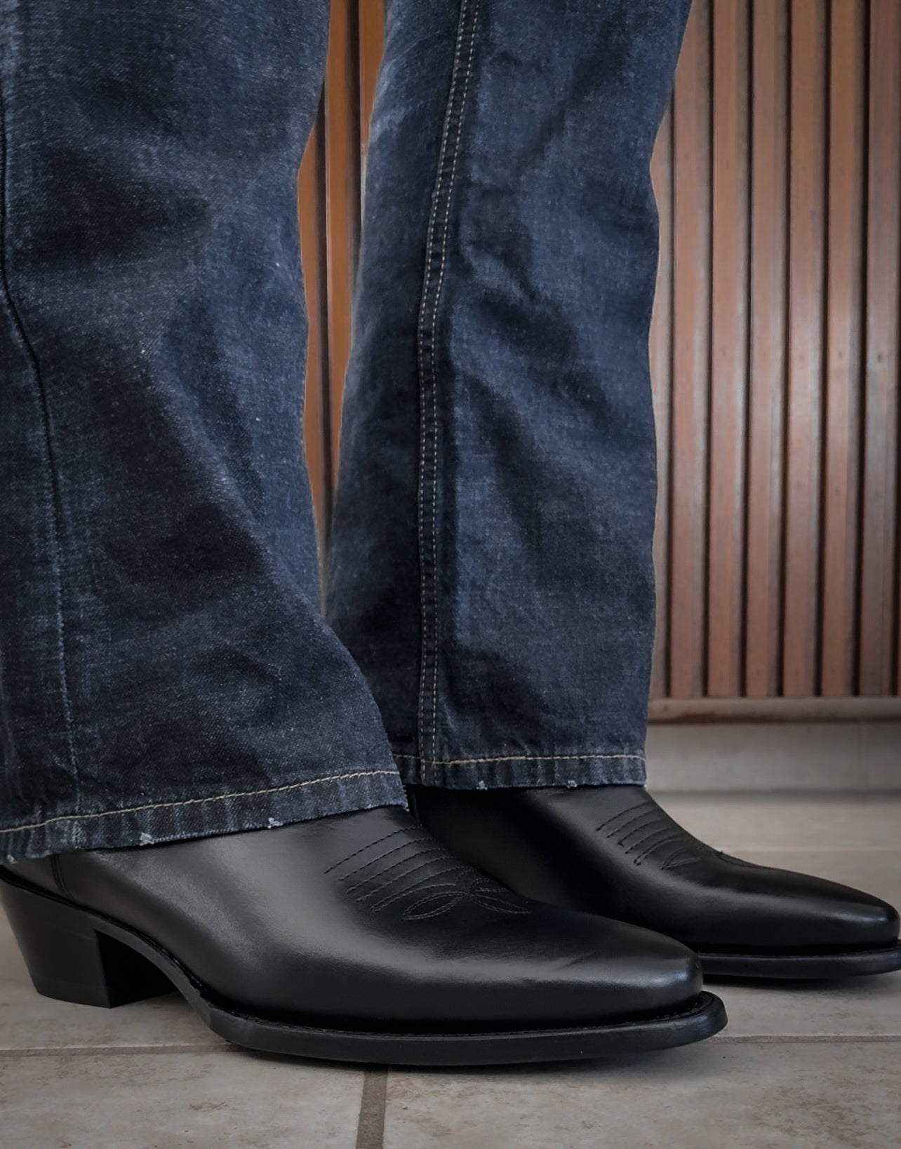 HIGH WESTERN BOOTS