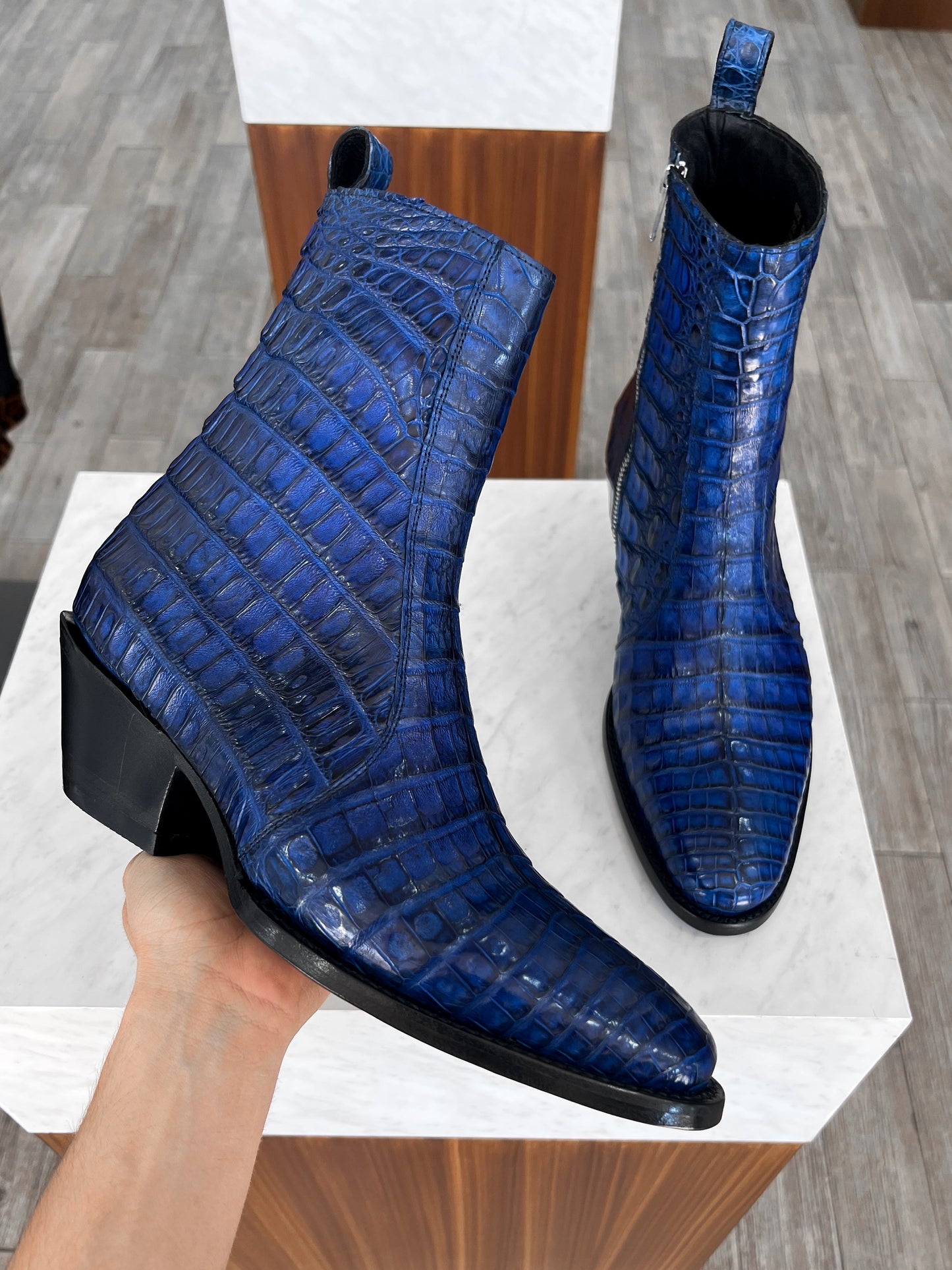 ELECTRIC BLUE CANNES