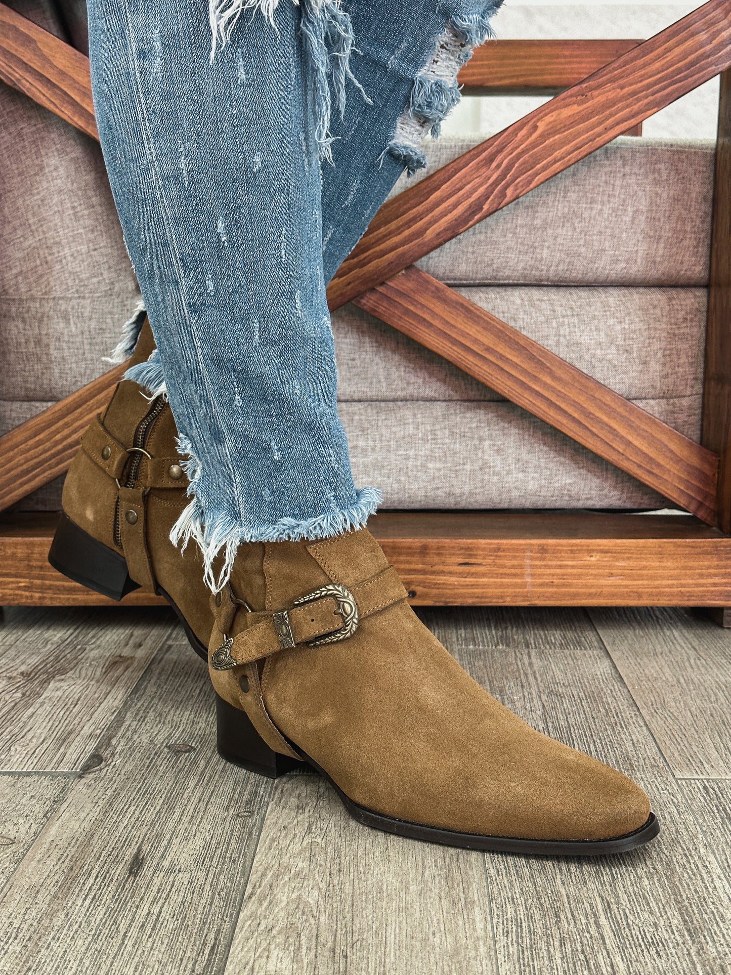 BROWN DENVER BOOTS