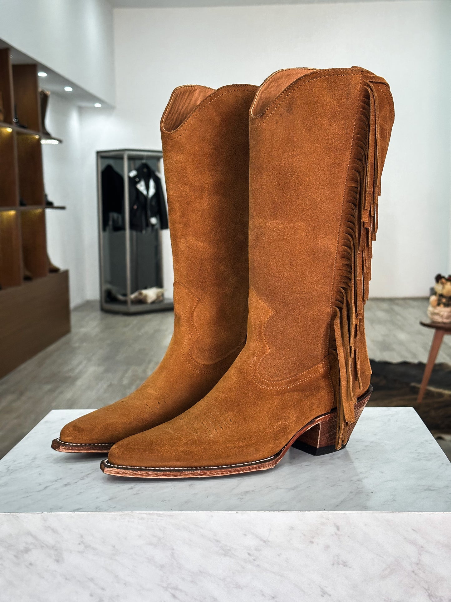 HIGH FRINGED WESTERN
