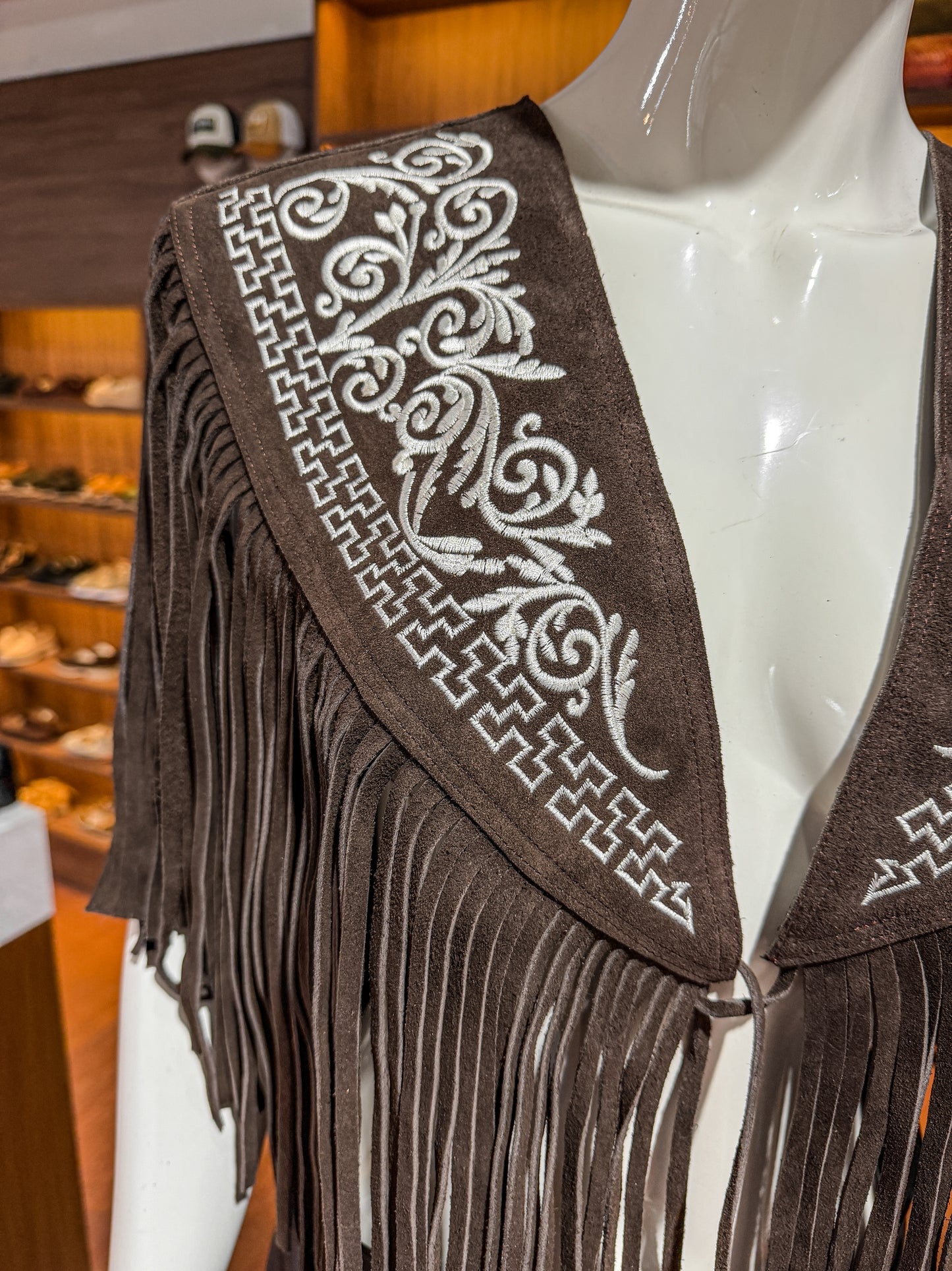PONCHO BORDADOS CAFÉ