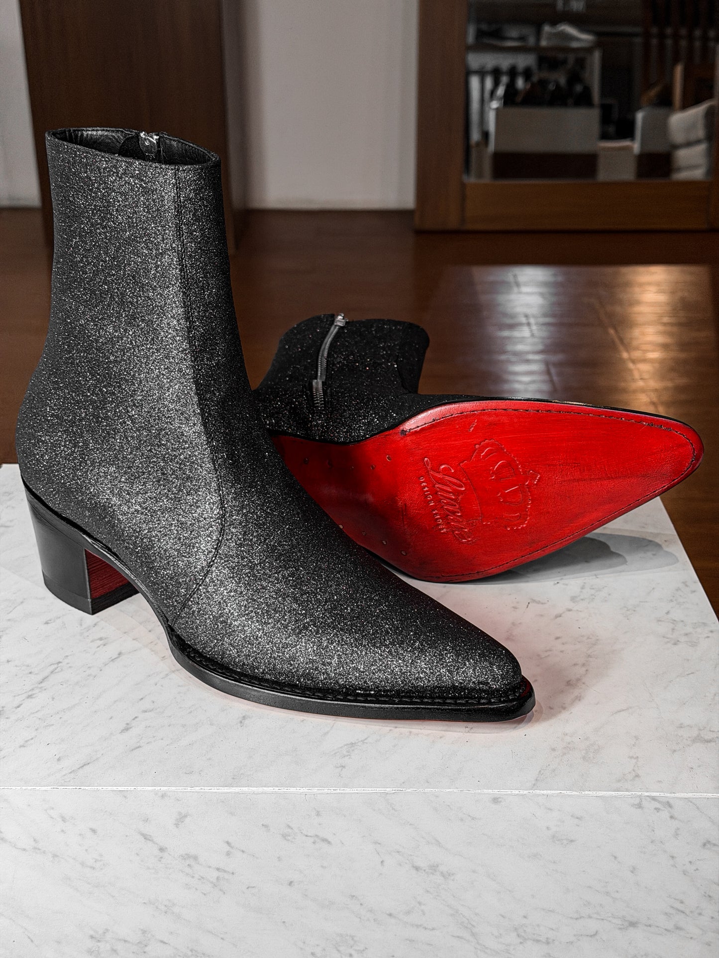 BLACK GLITTER (SUELA ROJA)