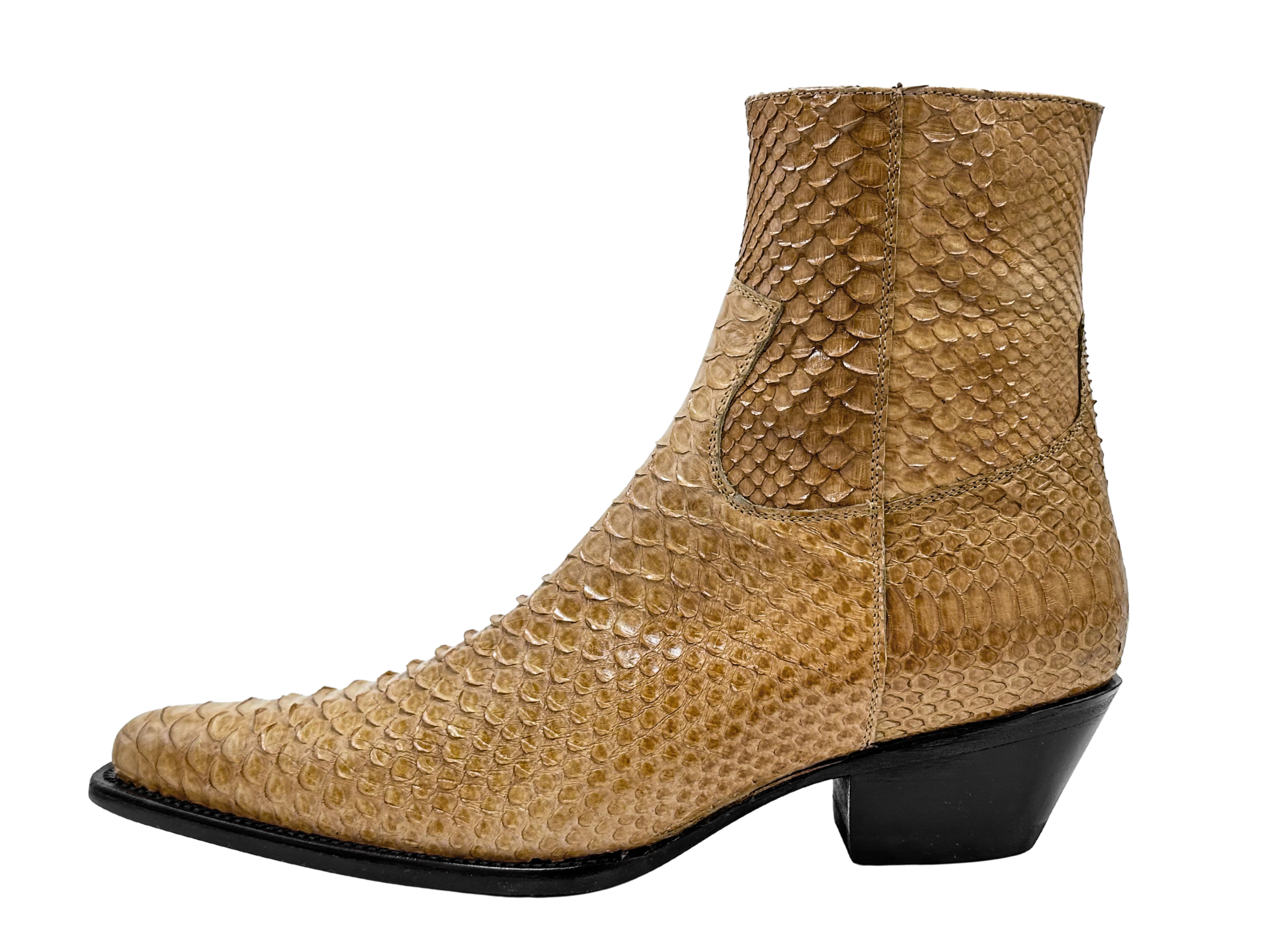 CREAM PYTHON MUNICH – LuxxeMx