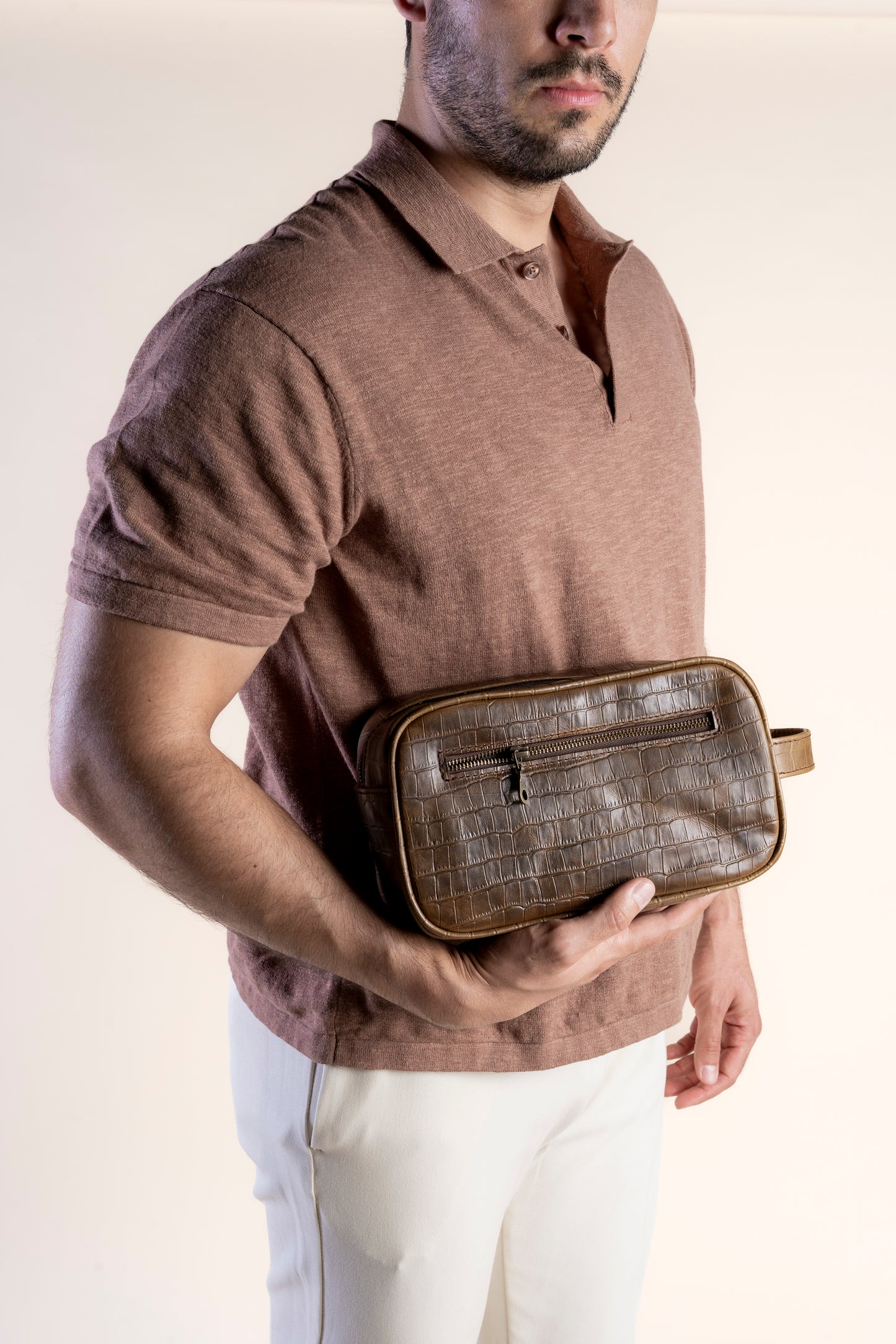 BROWN CROCO NEEDLE BAG