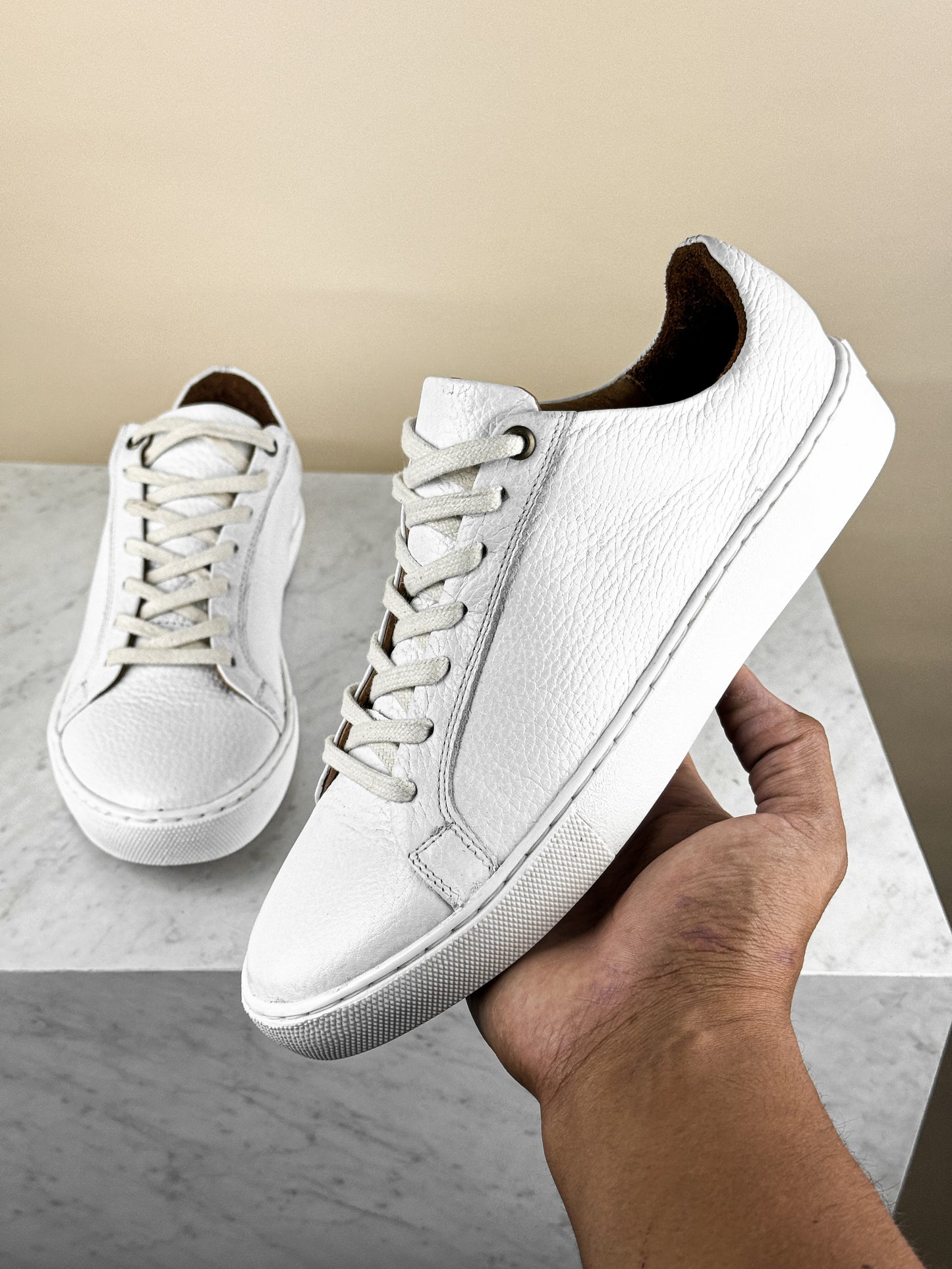 WHITE JORDI SNEAKER